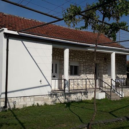 Kamena Kuca Family Rodin Lägenhet Čapljina Exteriör bild