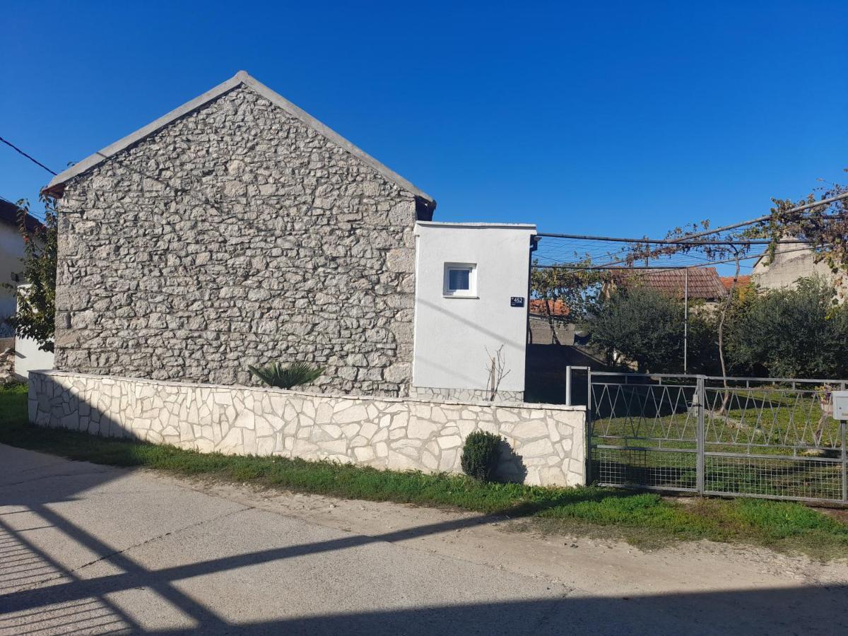 Kamena Kuca Family Rodin Lägenhet Čapljina Exteriör bild