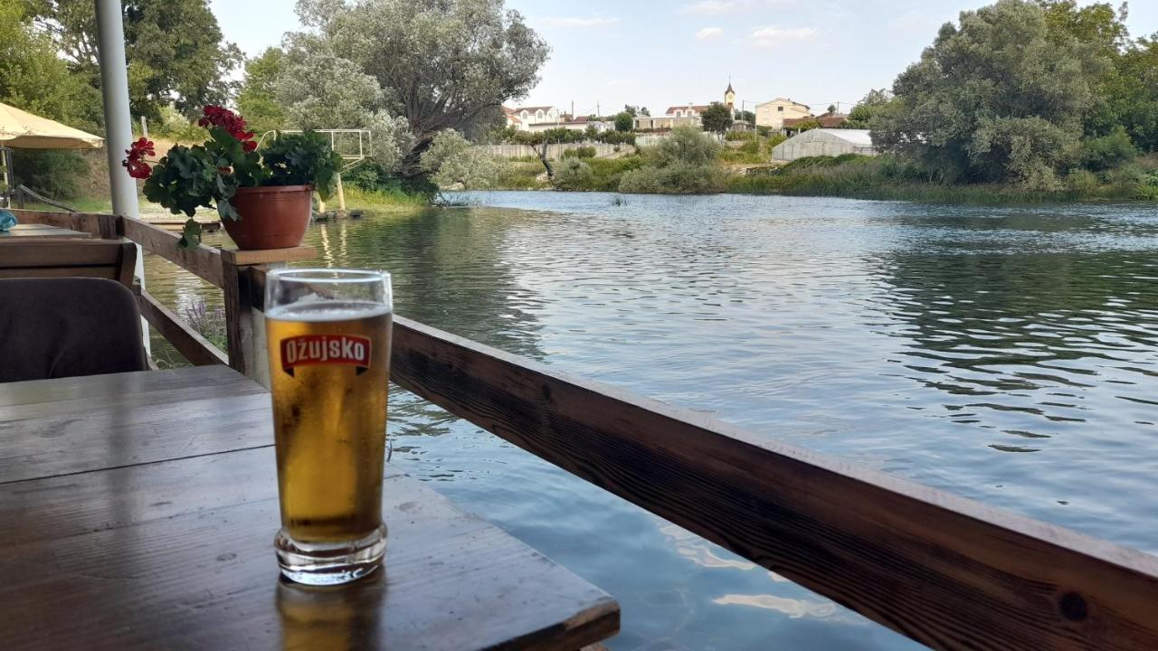 Kamena Kuca Family Rodin Lägenhet Čapljina Rum bild